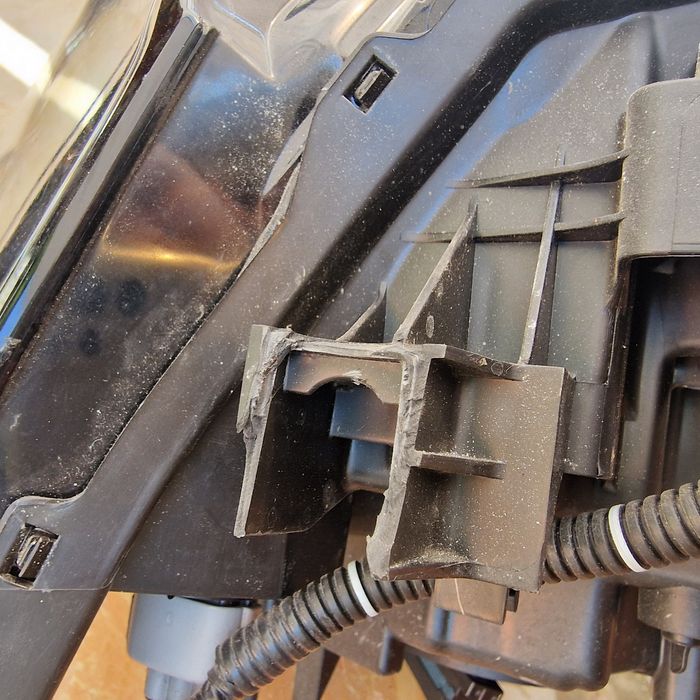 Mazda 3 десен фар 2020