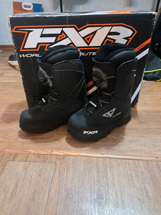 Обувь для снегохода