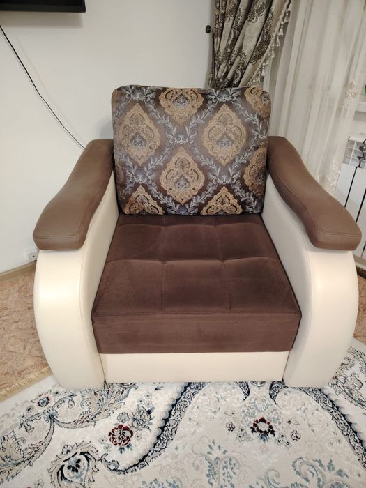 Продам диван с креслом