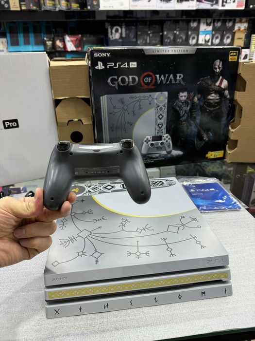 Ps 4 Pro 1TB Limited Edition GoD of WaR Oyin bor tayor