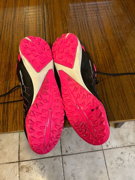 Футболни Бутонки