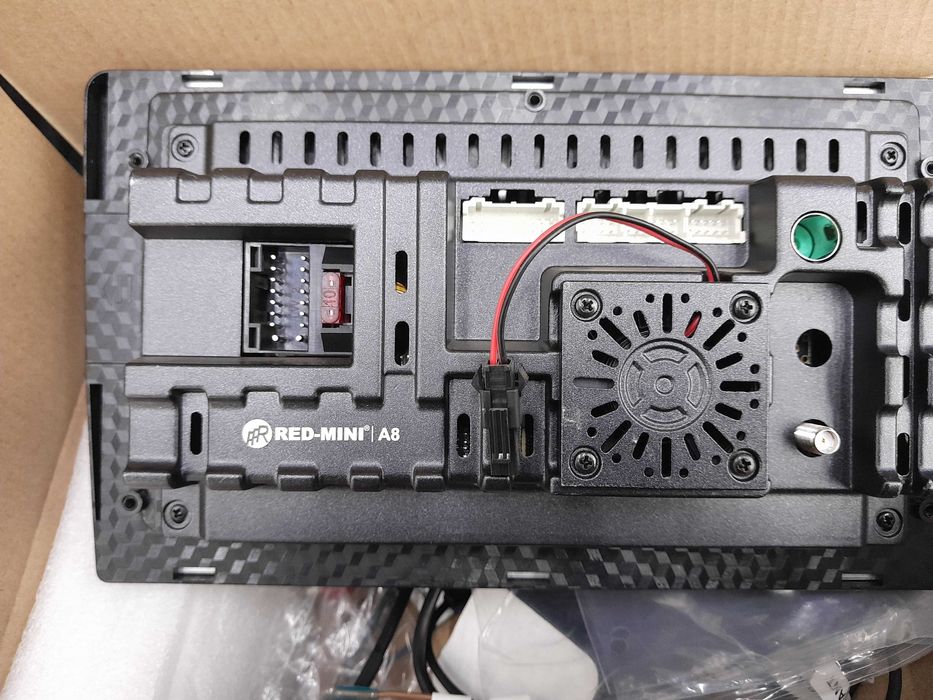 Срочно продам магнитолу 2Din  андроид