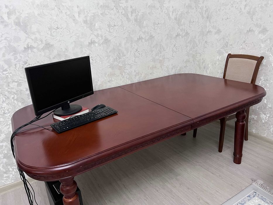 Стол массивный, красное дерево