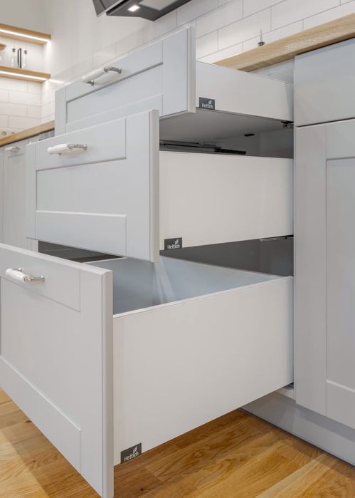 Кухни и мебели по поръчка от боядисан МДФ,МАСИВ,ПДЧ от МЕБЕЛИ РУСЕВ