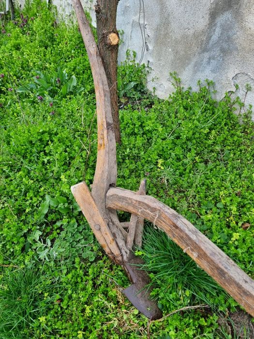 Дървено рало,добро техническо състояние готово за работа