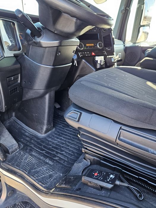 Mercedes Benz Actros 1827
