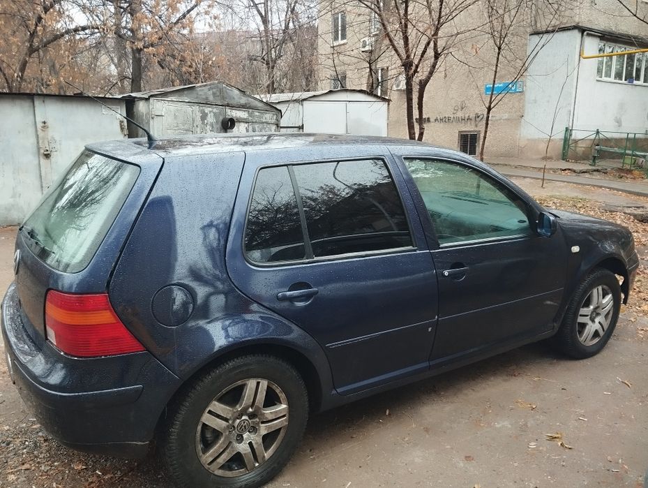 Гольф 4, объем 1.6.   2000 г.в.