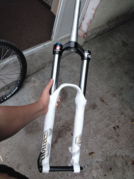 Vând furcă rockshox domain 318