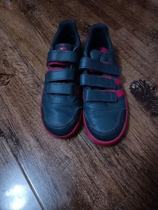 Vând Încălțăminte