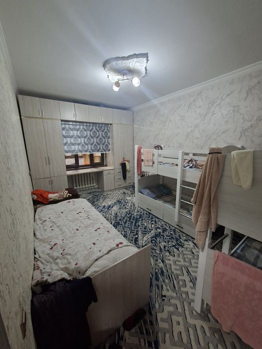 Yunusobod 16 kv 4 xonali uy sotiladi