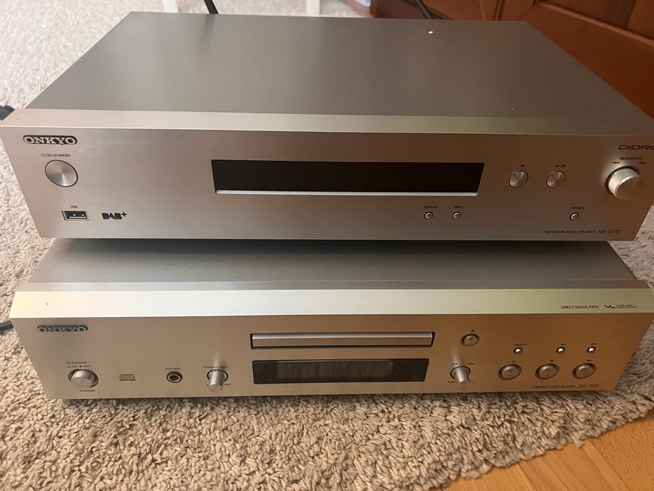 Sistem audio cu pickup, cd Onkyo,tuner radio si amplificator arcam