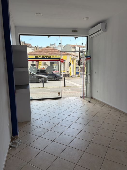 Помещение под наем 50 кв., 750€