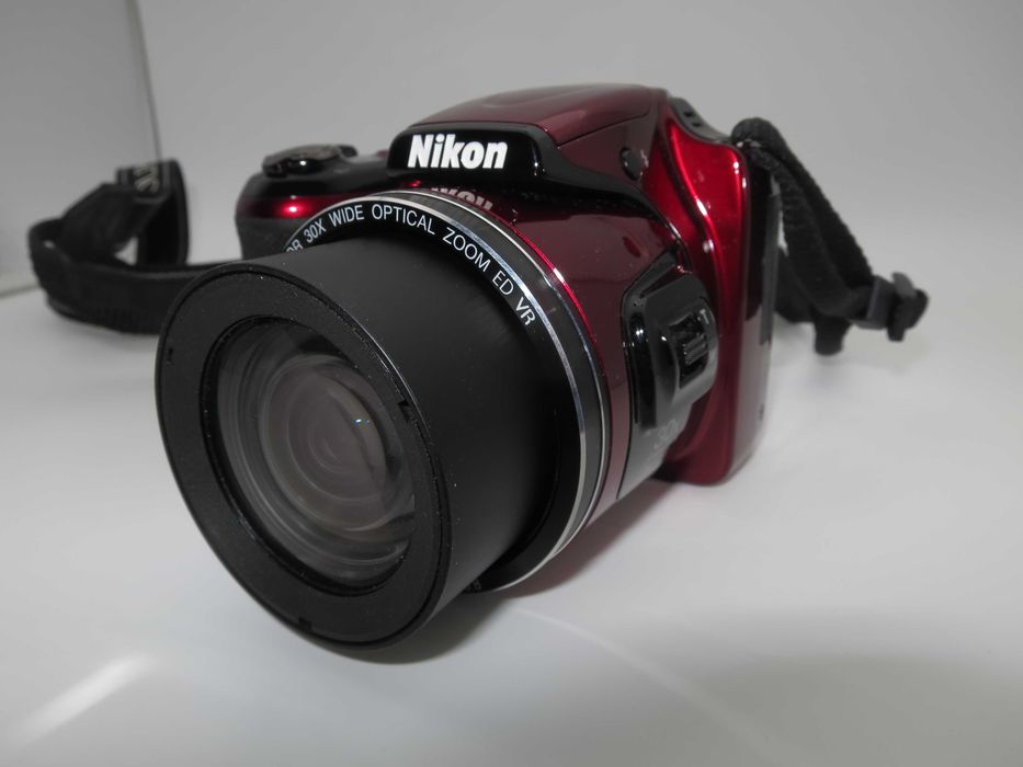 Nikon Coolpix L820 компактен цифров фотоапара с огромен 30х оптичен зум, full-hd видео, дигитална камера, работи отлично и в състояние КАТО НОВА