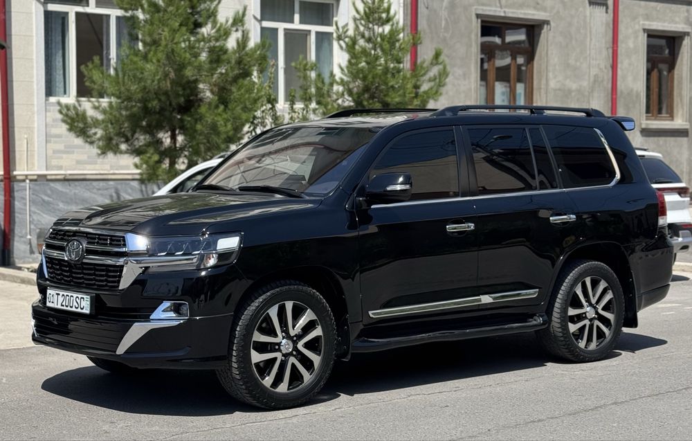 Tayota Land cruiser 200