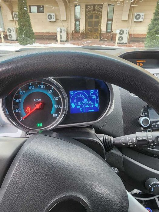 Срочно SPARK LT 2020 a/t сотилади