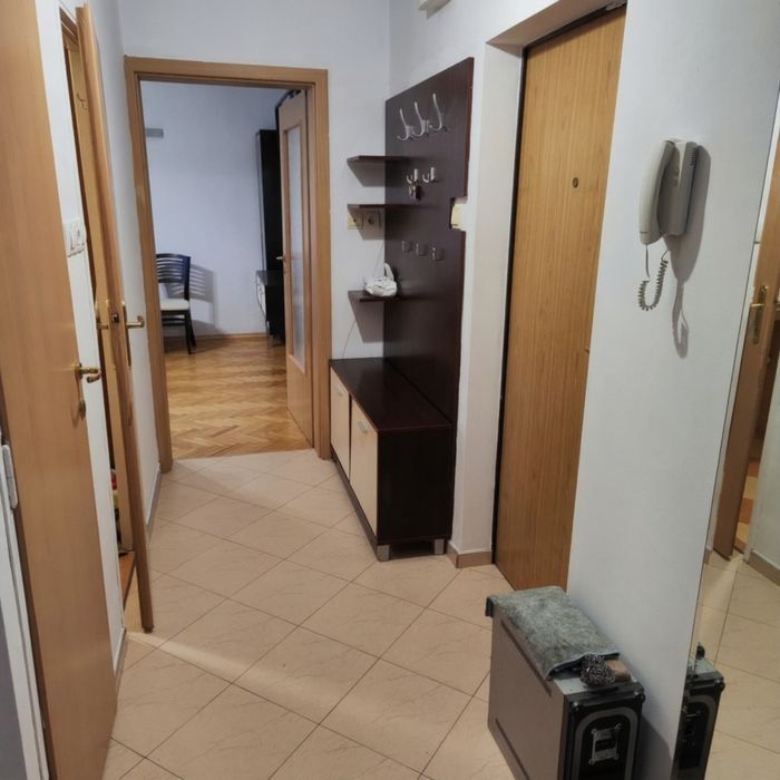 Дава се под наем Тристаен апартамент в Пловдив, Кършияка - 100 кв.м за 413.61 € - Снимка #4