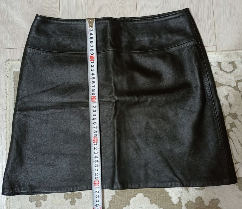 Fustă din piele de dama.
