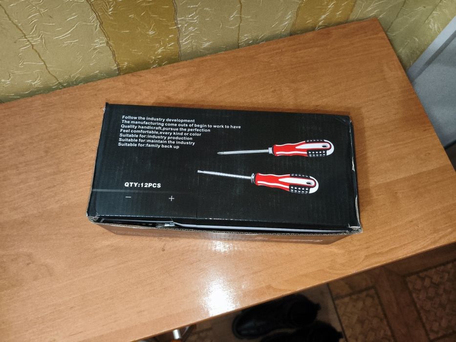 Продаю отвертки с фиксатором