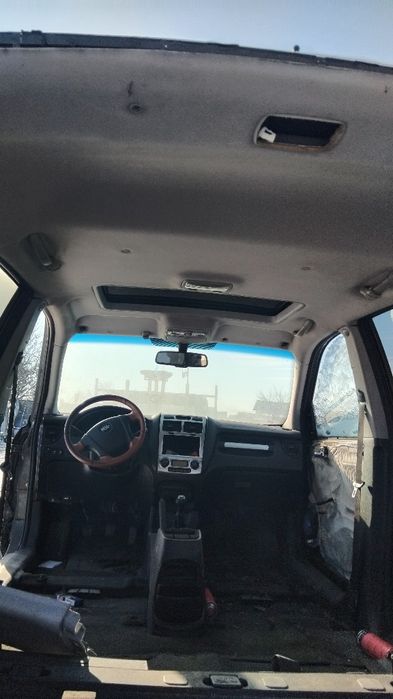 Se dezmenbreaza  kia sportage an 2007Elemente  caroserie kia sportage