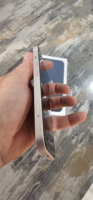 Продам IPhone 13