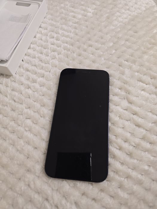 Продам Iphone 12