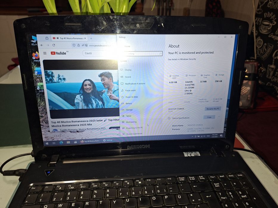 Medion E6226 cu Intel i3, 6 gb ram, Windows 10,bun muzică, filme