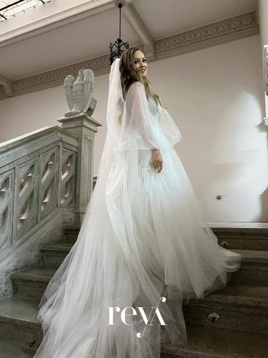 Rochie de mireasa Reya couture Iasi cadou accesoriu păr