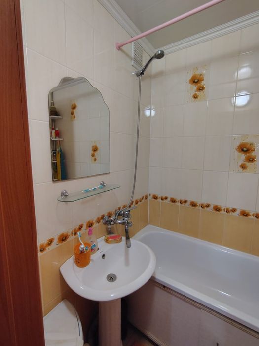 Продам 2 ком квартиру район Байтерека