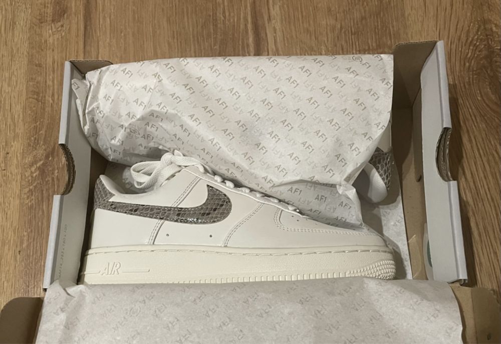 Air Force 1 noi 36.5