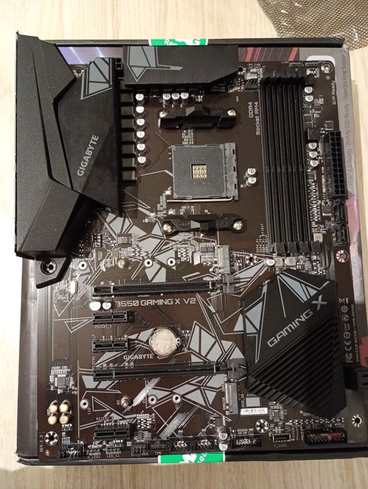 Placa de baza AM4 Gigabyte B550 Gaming X V2 DDR4