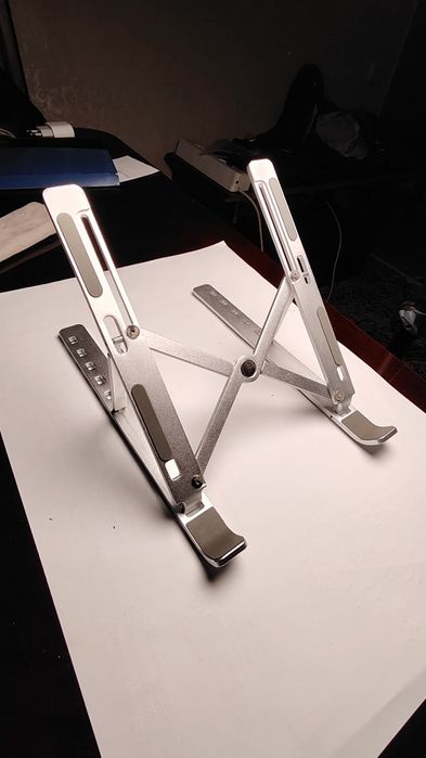 Подставка для ноутбука вертикальная