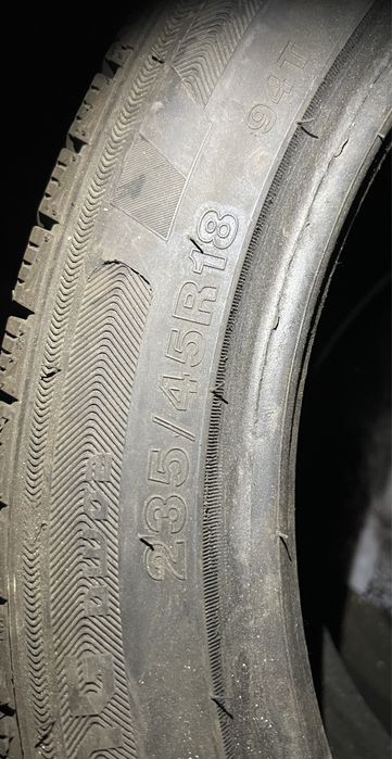 Продается летные шины размер 235,45,18