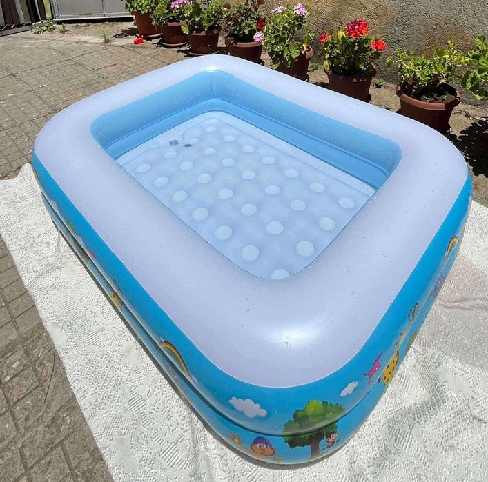 Басейн за деца различни размери