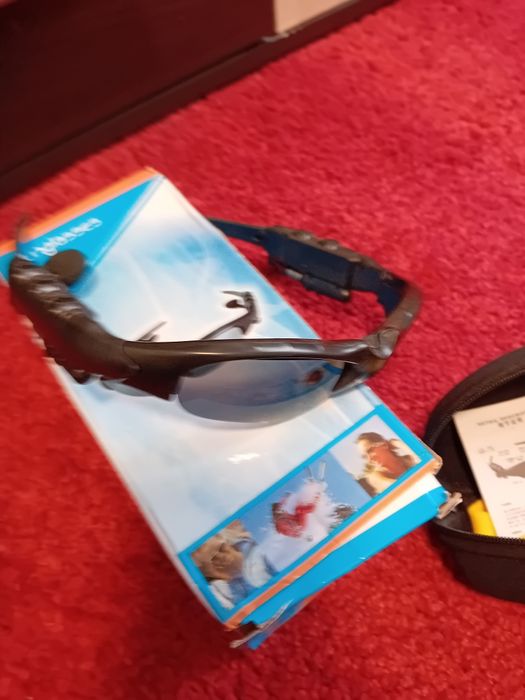 Ochelari de soare cu bluethoot si microfon.