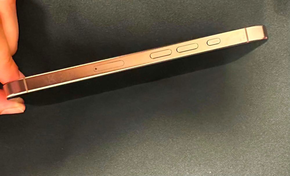 Iphone 16 pro auriu