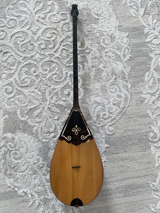 Домбыра сатылады