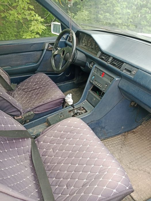 Продам автомобиль мерседес бенс 124