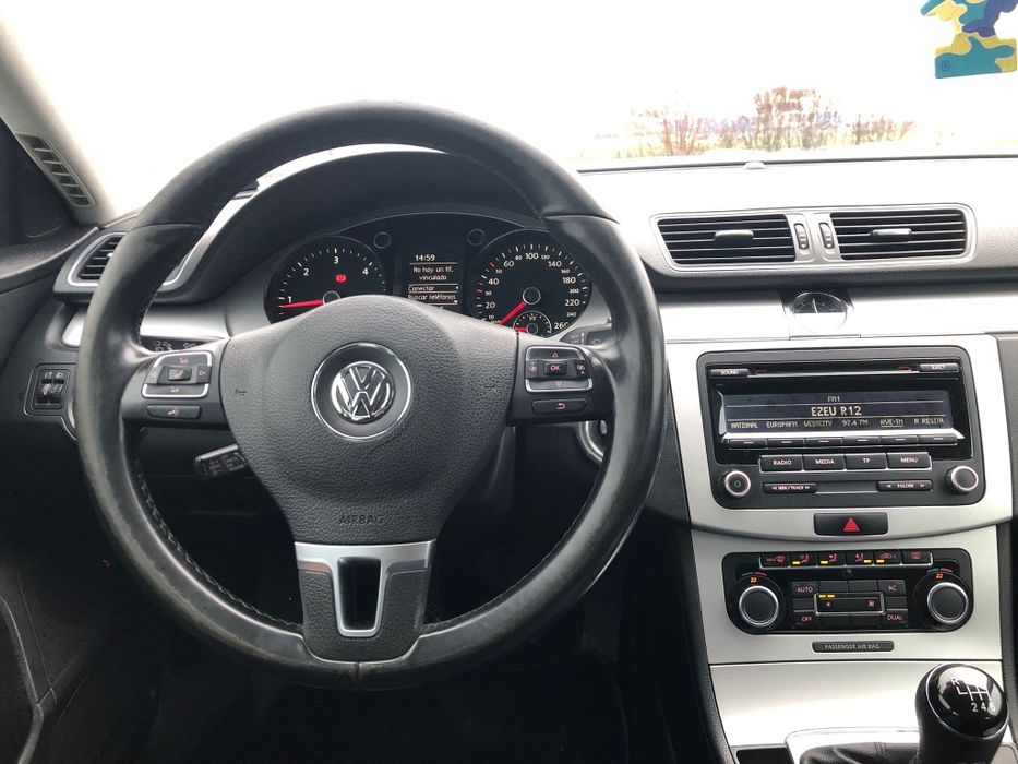 Vând Volkswagen Passat