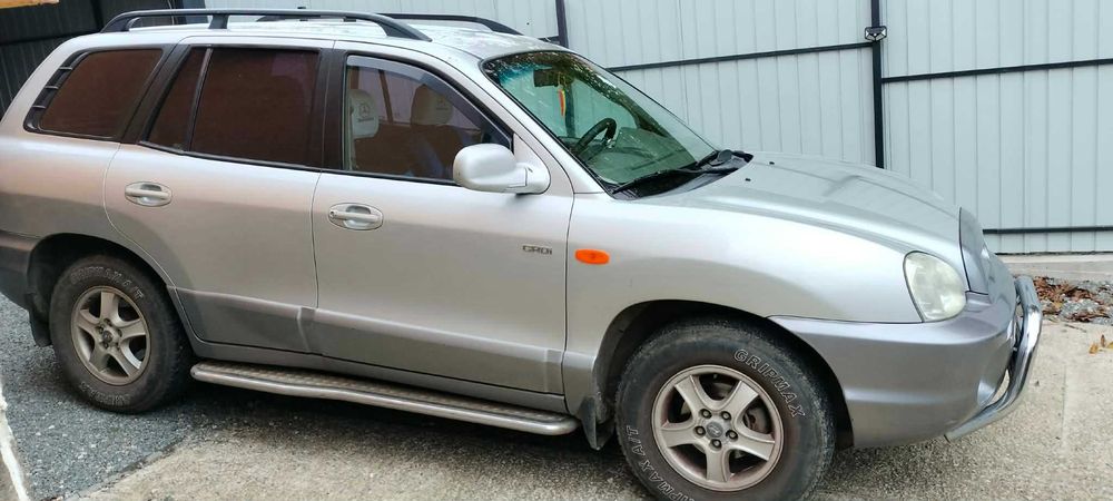 Hyundai Santa Fe 2 CRDI 2x4 diesel ITP facut in noiembrie.