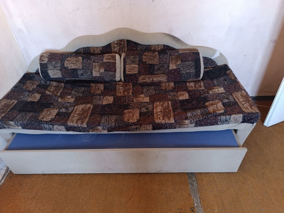 Стари мебели (подарявам)