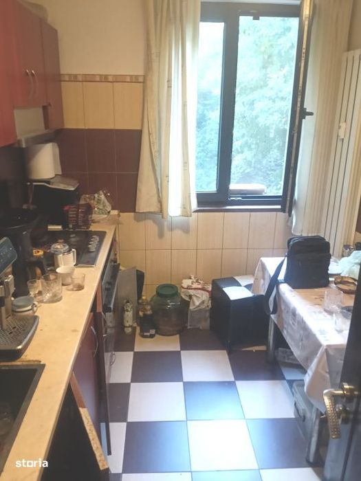 Apartament 3 camere - Etaj 1-63 mp-  2 Bai -12 minute de  Metrou Costi