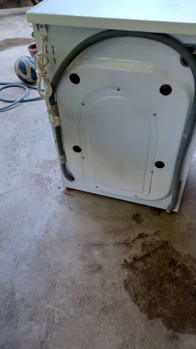 Стиралька ATLANT автомат загрузка 8кг в отличном состоянии  всё  завод