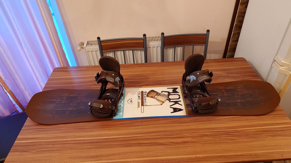 Placa Snowboard Black Hole Escape 142 cu legaturi Burton Lexa S