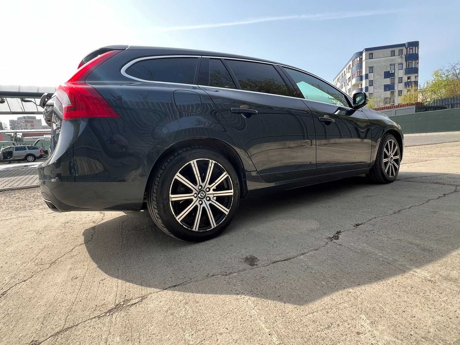 Volvo V60 D6 AWD Plug-in Hybrid Summum 2015