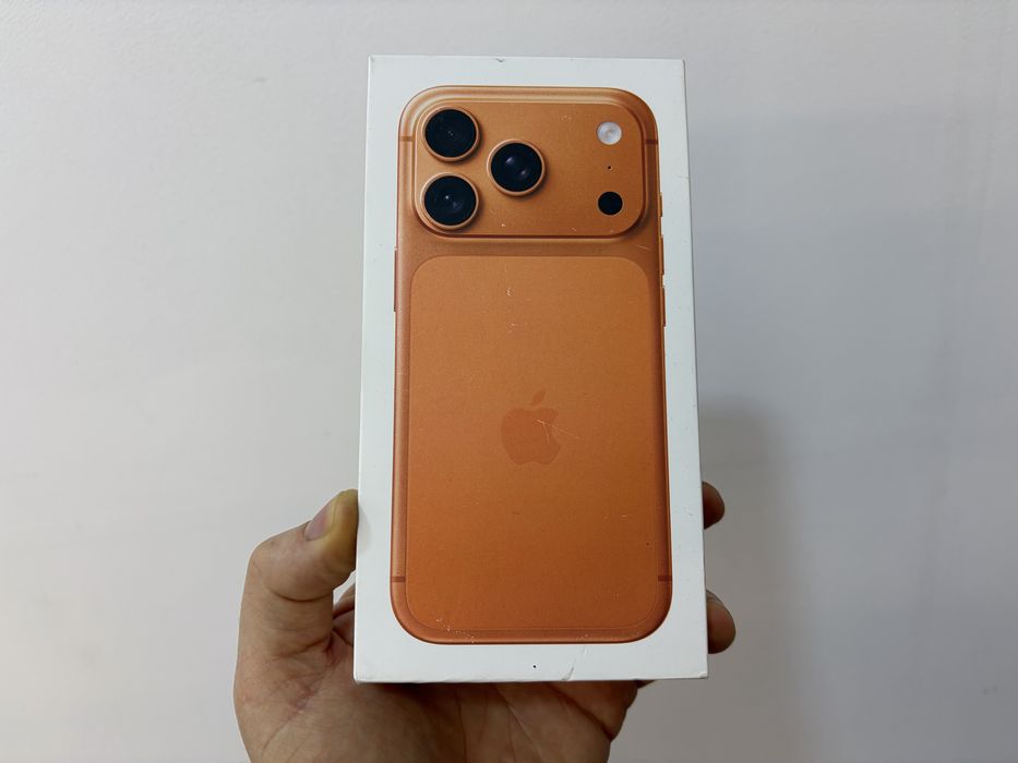 Iphone 17 Pro, 256 gb, Cosmic Orange, nou la cutie