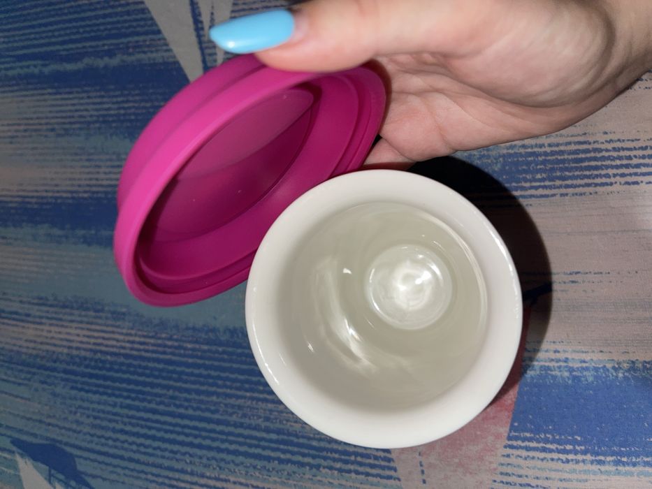 Pahar ceramica cu capac roz nou cu cutie