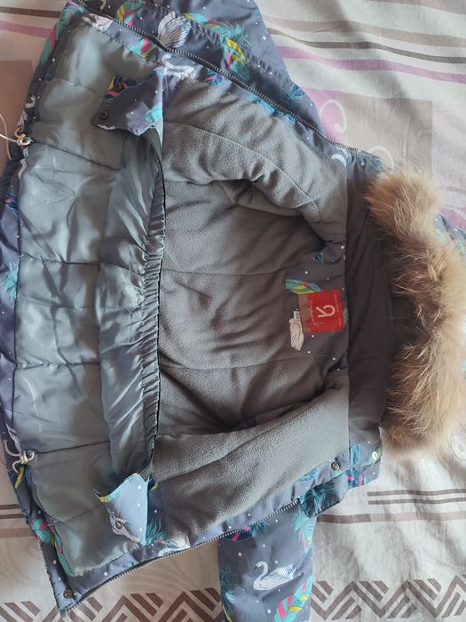 Продам зимний комбинезон на девочку