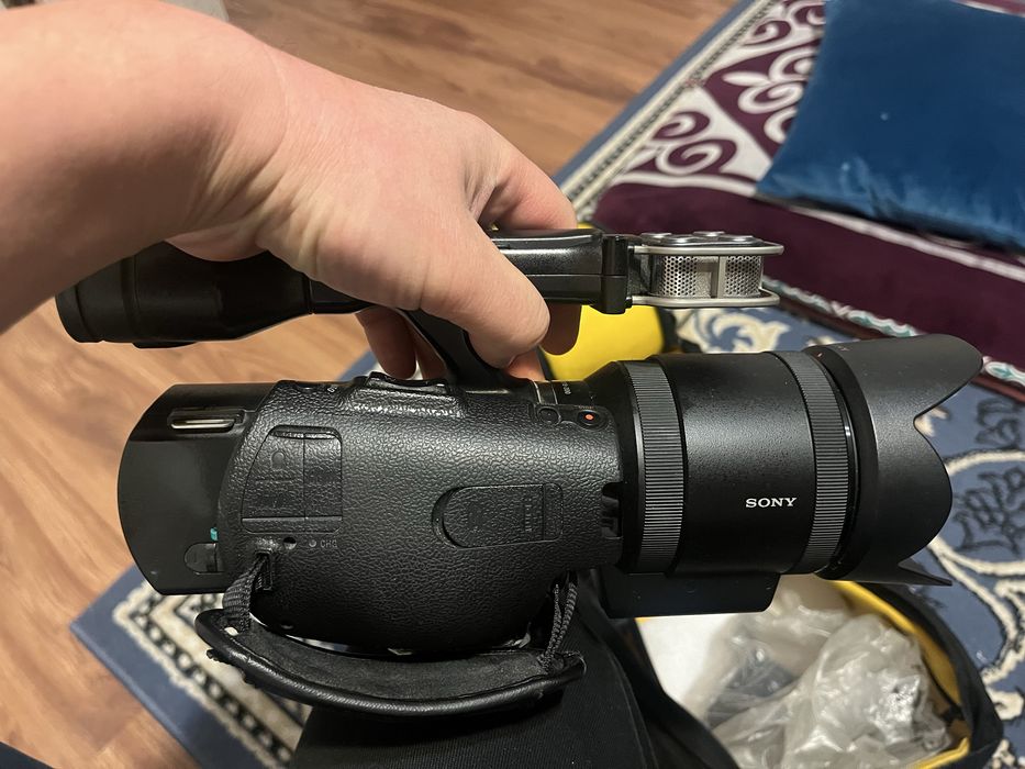 Видеокамера Soni nex vg30