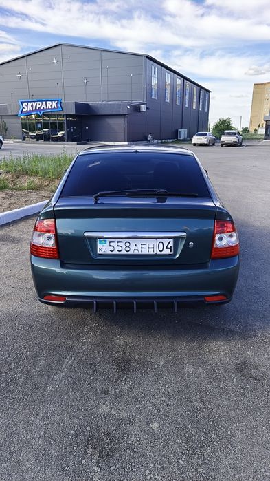 Продам Приору хэтчбек 2010 года