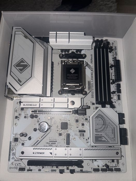 Продаван дънна платка asrock b850 steel legend wifi в отлично състояние
